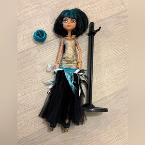FIRST WAVE 2008 MATTEL MONSTER HIGH GHOULS RULE CLEO DE NILE DOLL